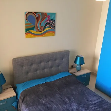 Seafront Blue Water Apartament St. Paul's Bay