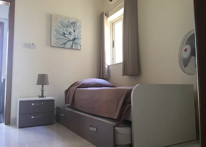 Seafront Blue Water Apartment *