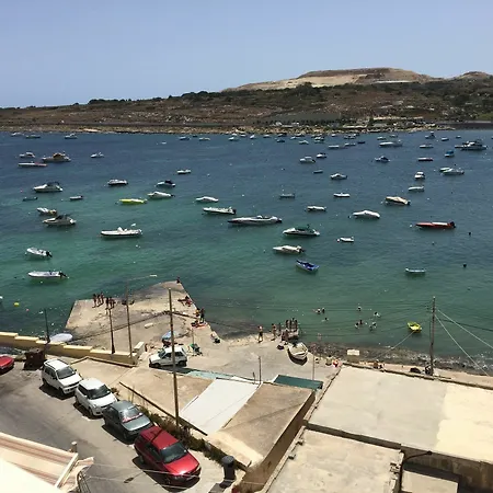 Seafront Blue Water Daire *