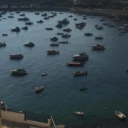 Daire Seafront Blue Water
